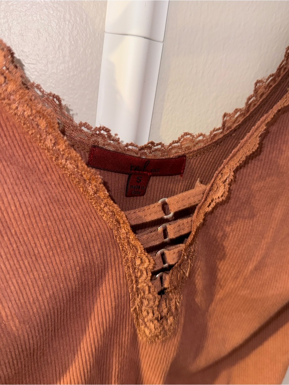 Lace-Trim Ribbed V-Neck Top in Rust - Picture 3 of 4